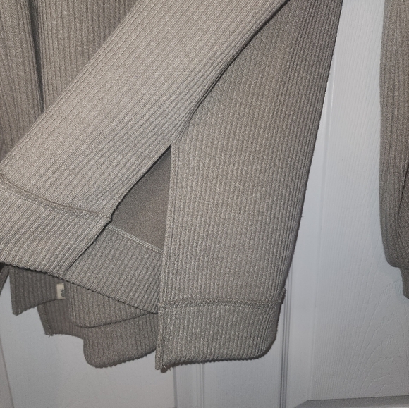 Simply Southern ribbed Vneck sz. S - Picture 4 of 5